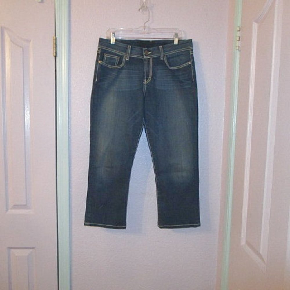 BKE Harper Capri Jeans Size 31 Stretch Denim Mid Rise Comfort Waist Curvy Fit